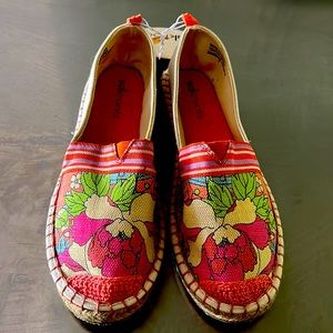 Sakroots flower power sz 7